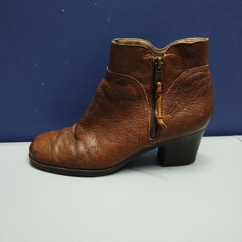Acrobatic Ankle Boots Womens Sz‎ 7M Brown Leather Round Toe Block Heels Side Zip
